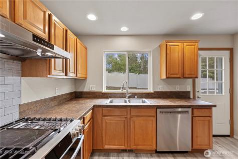 1232 NW Kathleen Drive Oak Harbor WA 98277