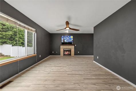 1232 NW Kathleen Drive Oak Harbor WA 98277