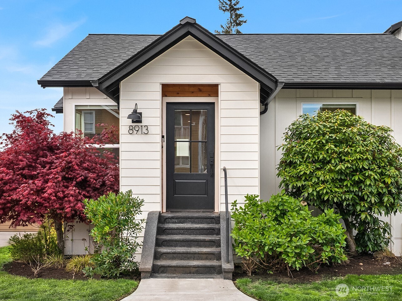 8913 8th Avenue NE Seattle WA 98115