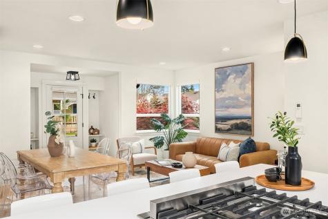 8913 8th Avenue NE Seattle WA 98115
