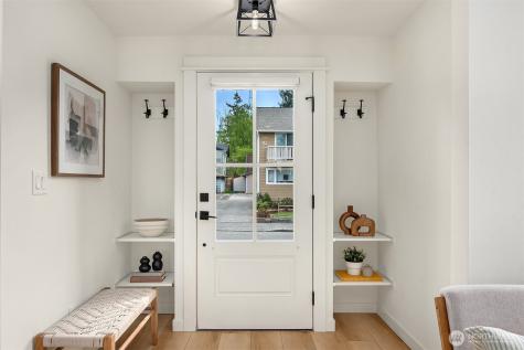 8913 8th Avenue NE Seattle WA 98115