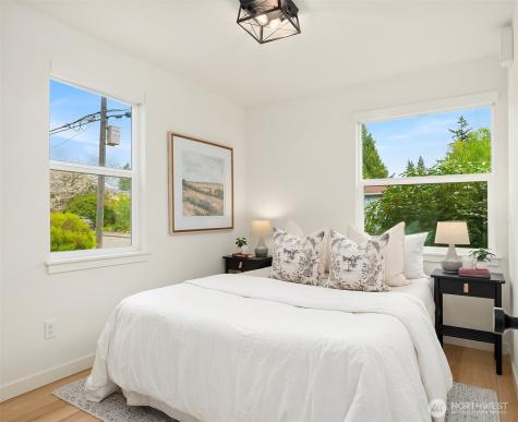 8913 8th Avenue NE Seattle WA 98115