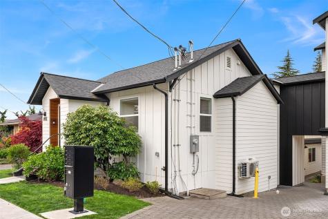 8913 8th Avenue NE Seattle WA 98115