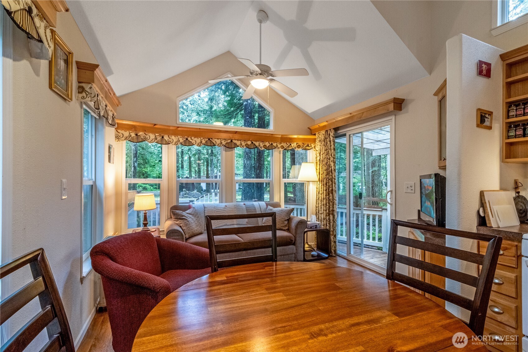 86 Sunset Circle Deming WA 98244