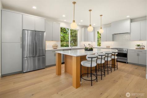 7060 Cleopatra Place NW Seattle WA 98117