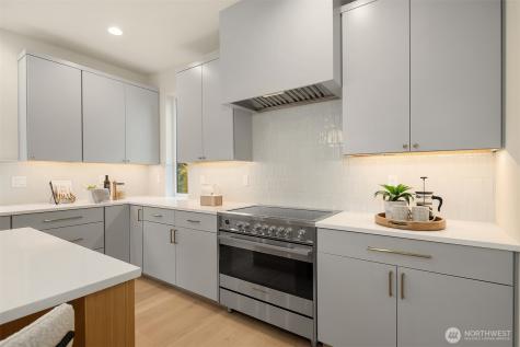 7060 Cleopatra Place NW Seattle WA 98117