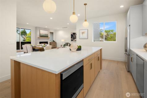 7060 Cleopatra Place NW Seattle WA 98117