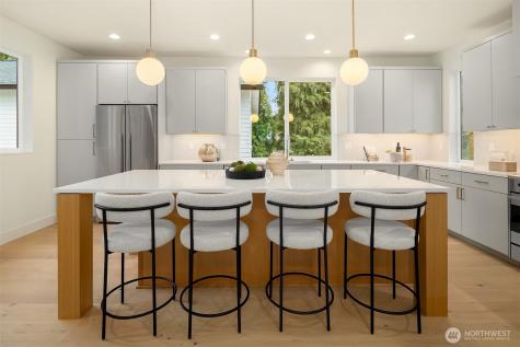 7060 Cleopatra Place NW Seattle WA 98117