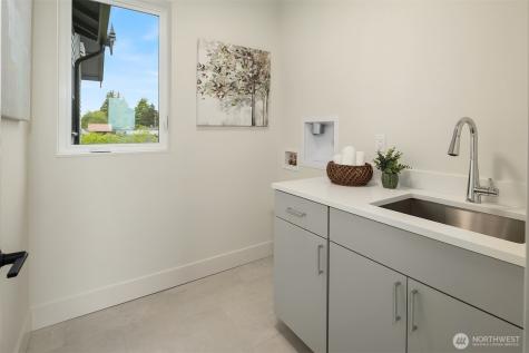 7060 Cleopatra Place NW Seattle WA 98117