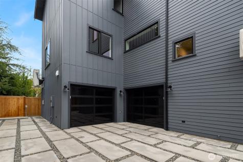 7060 Cleopatra Place NW Seattle WA 98117