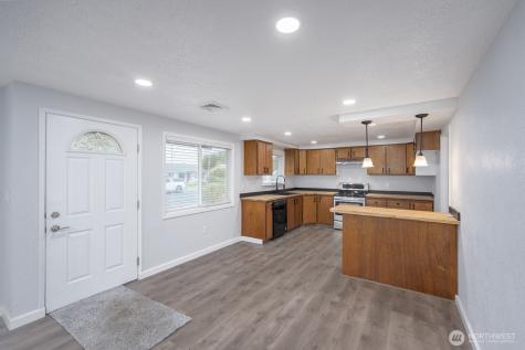 630 W Loop Drive Moses Lake WA 98837