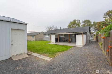 630 W Loop Drive Moses Lake WA 98837