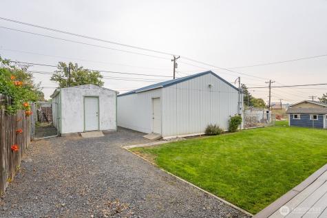 630 W Loop Drive Moses Lake WA 98837