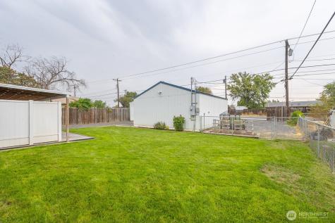 630 W Loop Drive Moses Lake WA 98837