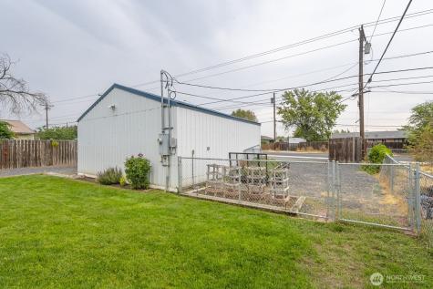 630 W Loop Drive Moses Lake WA 98837
