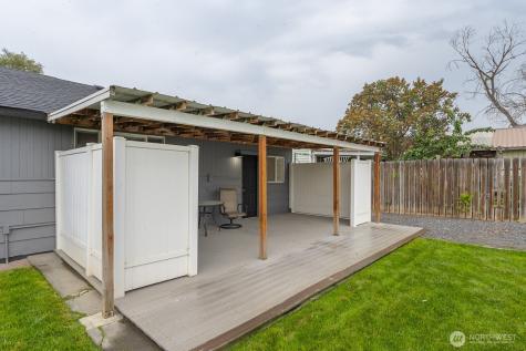 630 W Loop Drive Moses Lake WA 98837