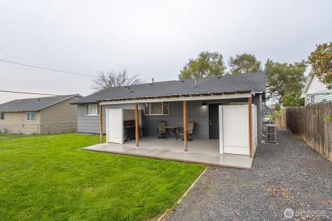 630 W Loop Drive Moses Lake WA 98837