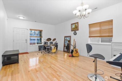 27867 256th Court SE Maple Valley WA 98038