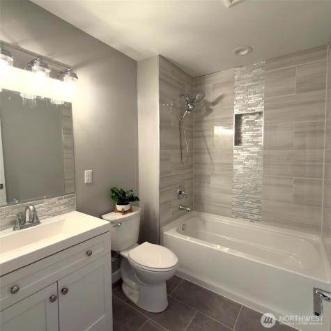 648 SW 139th Street Burien WA 98166