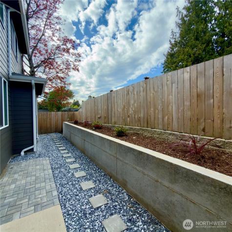 648 SW 139th Street Burien WA 98166
