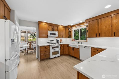 13715 110th Avenue Ct E Puyallup WA 98374