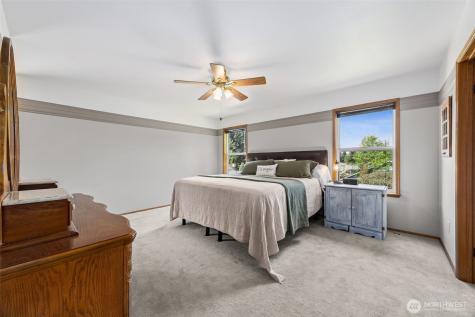 13715 110th Avenue Ct E Puyallup WA 98374