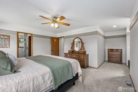 13715 110th Avenue Ct E Puyallup WA 98374