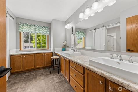 13715 110th Avenue Ct E Puyallup WA 98374