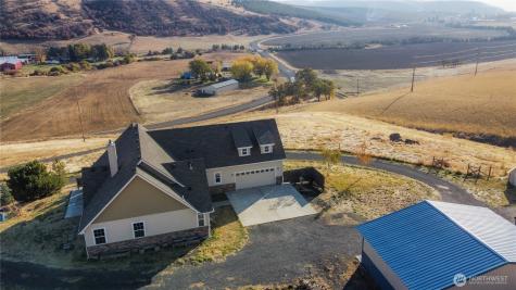 239 Patit Road Dayton WA 99328