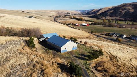239 Patit Road Dayton WA 99328