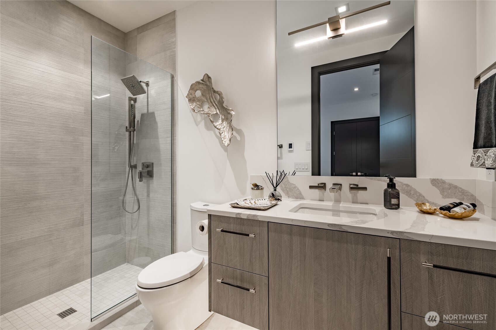 5684 Lux Lane Blaine WA 98230