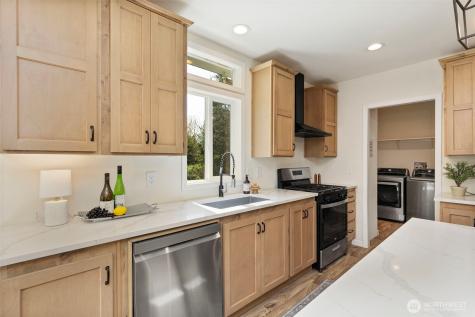 31571 Night Owl Avenue NE Kingston WA 98346