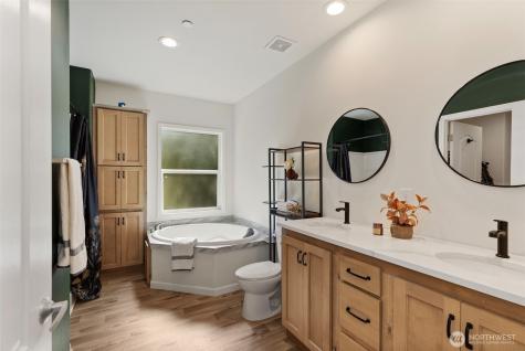 31571 Night Owl Avenue NE Kingston WA 98346
