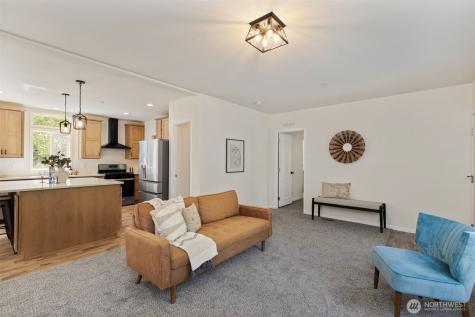 31571 Night Owl Avenue NE Kingston WA 98346