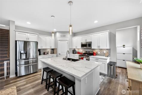 2210 SW Putnam Drive Oak Harbor WA 98277