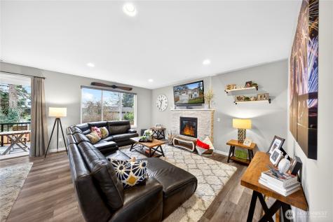 2210 SW Putnam Drive Oak Harbor WA 98277