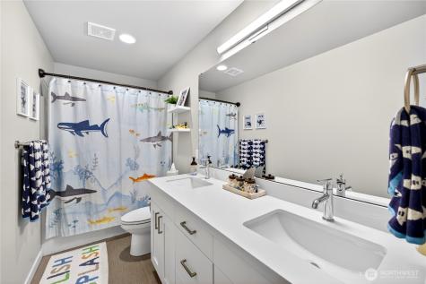 2210 SW Putnam Drive Oak Harbor WA 98277