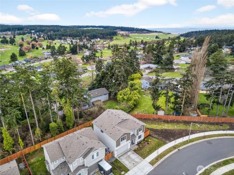 2210 SW Putnam Drive Oak Harbor WA 98277