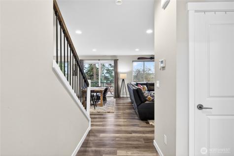2210 SW Putnam Drive Oak Harbor WA 98277