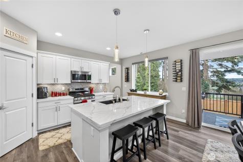 2210 SW Putnam Drive Oak Harbor WA 98277