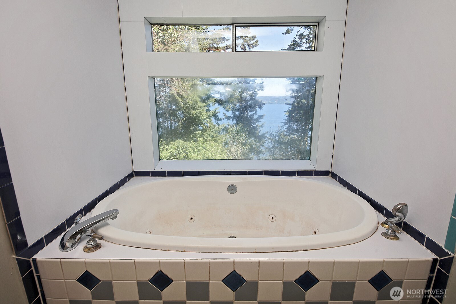 655 Race Road Coupeville WA 98239