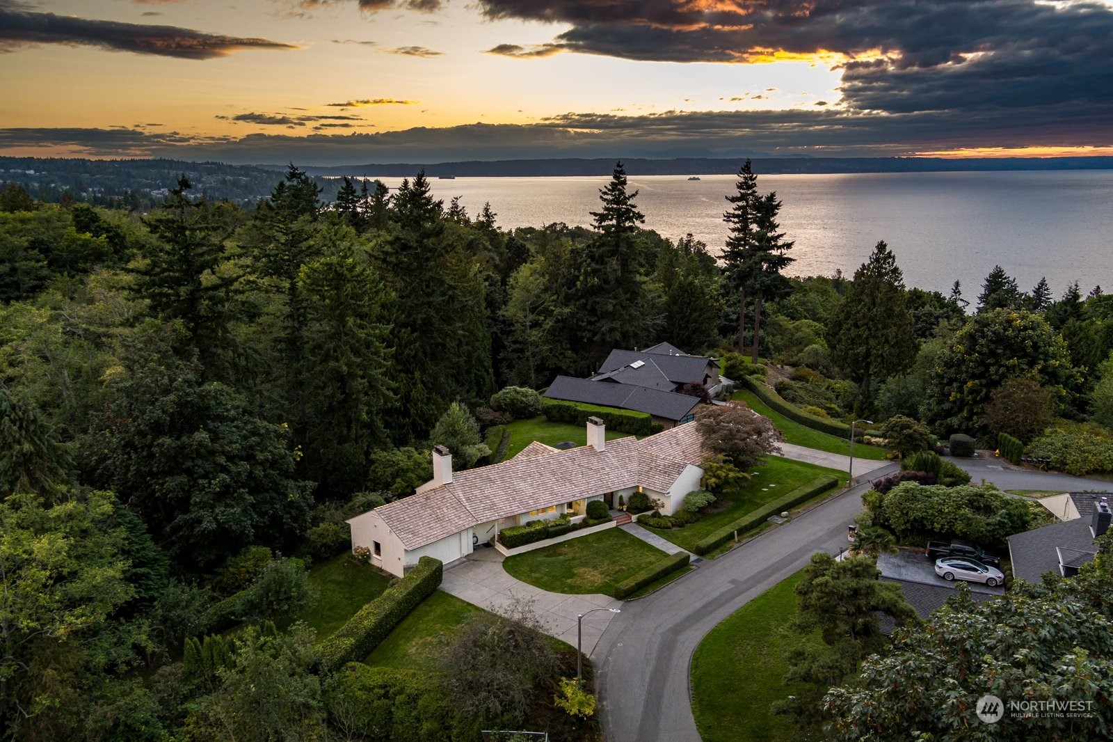 524 Sharon Crest Everett WA 98201