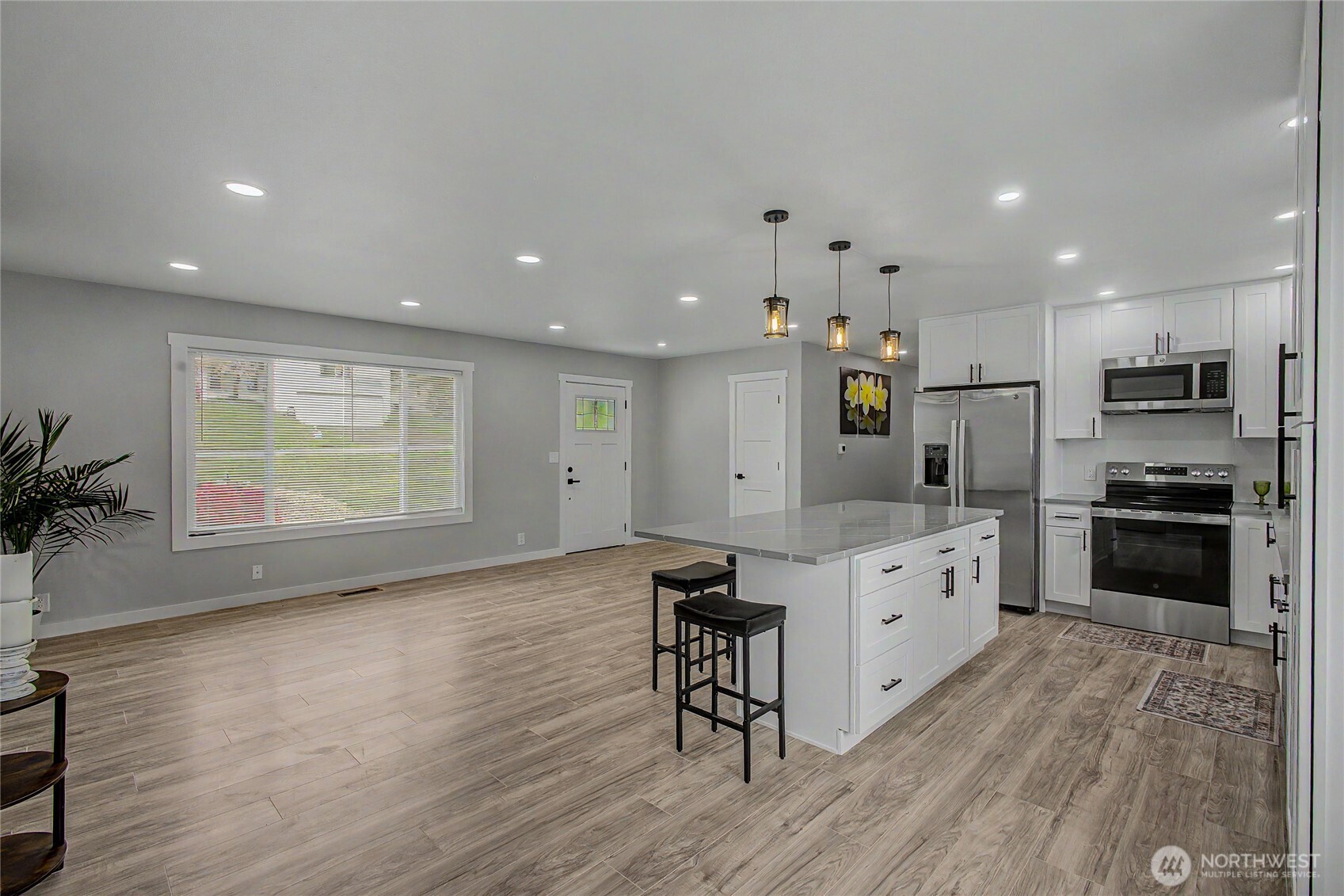 24717 S 35th Avenue Kent WA 98032