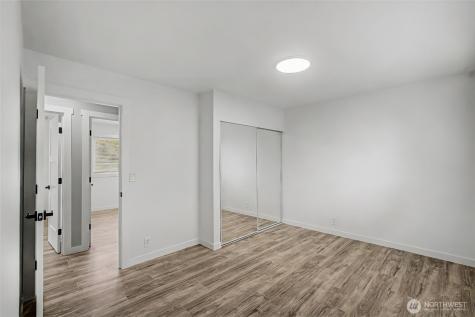 24717 S 35th Avenue Kent WA 98032