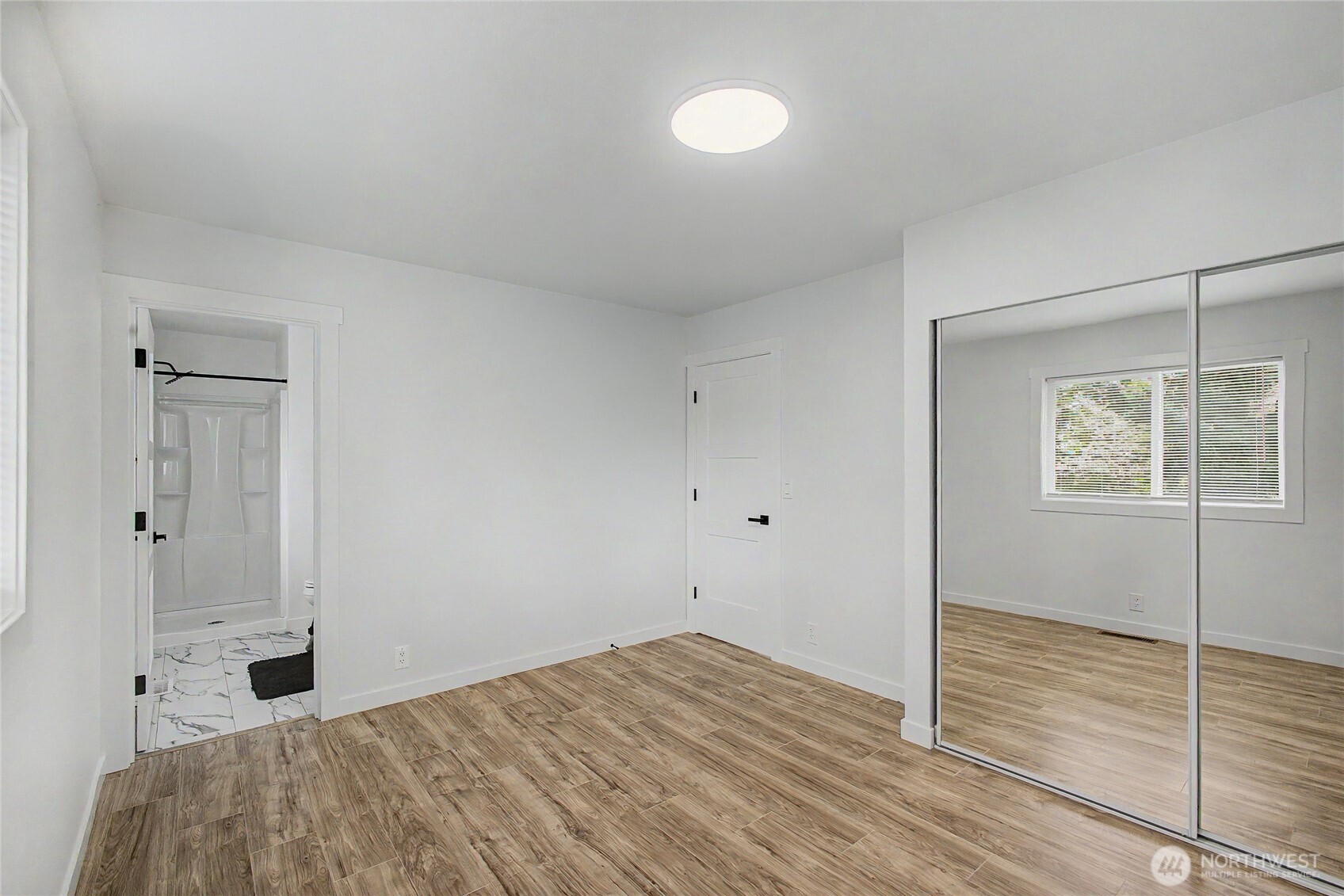 24717 S 35th Avenue Kent WA 98032