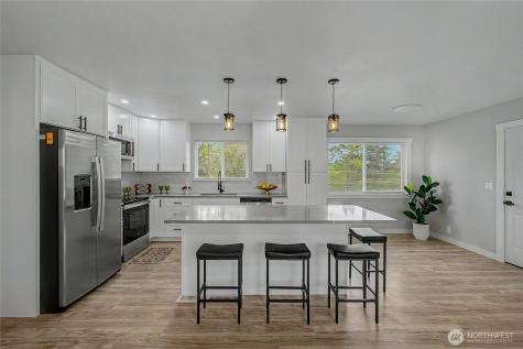 24717 S 35th Avenue Kent WA 98032