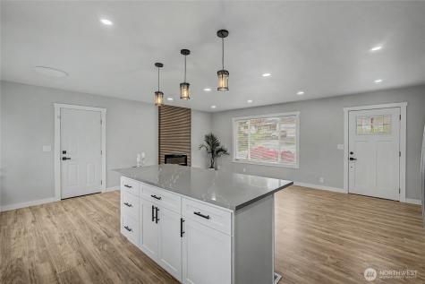 24717 S 35th Avenue Kent WA 98032