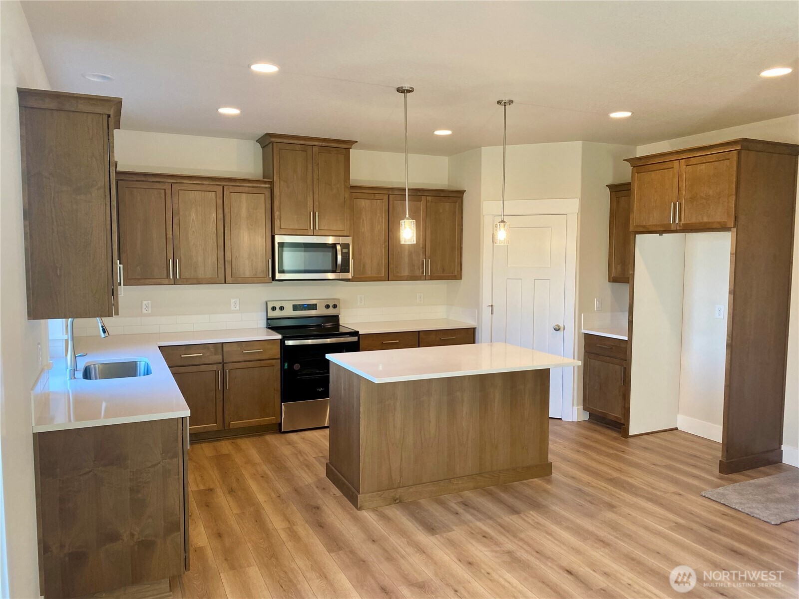 536 Rainbow Way Kelso WA 98626