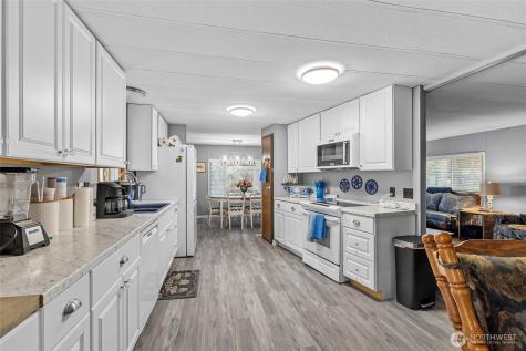 4565 Woodland Circle Oak Harbor WA 98277