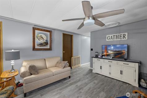 4565 Woodland Circle Oak Harbor WA 98277